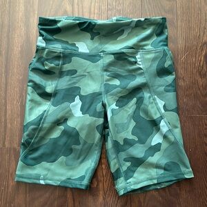 COPY - Girls size 10/12 Old Navy camouflage biker shorts